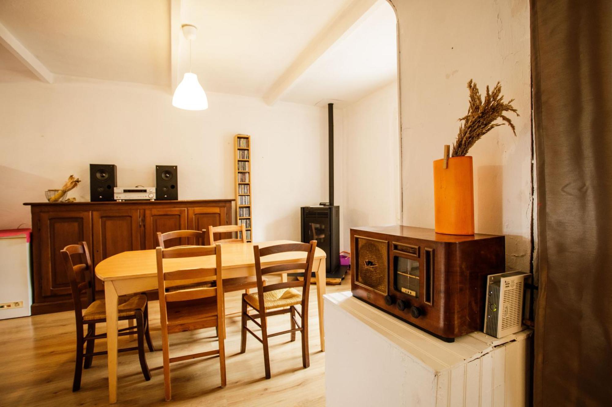 Gite Rue Tranquille Padern Bagian luar foto
